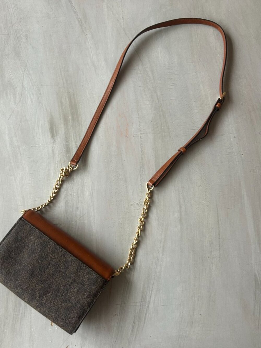 Michael Kors Logo Hudson Phone Crossbody Bag Signature Brown MINT CONDITION - Picture 11 of 14